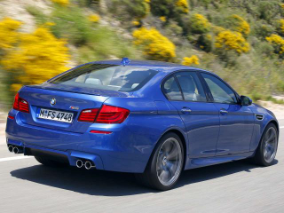 Illustration for article titled 2012 BMW M5: First Photos
